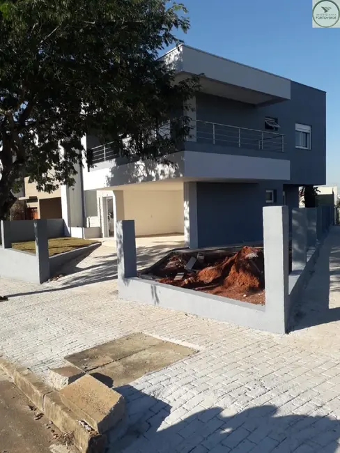 Foto 4 de Sobrado com 4 quartos à venda, 217m2 em Porto Alegre - RS