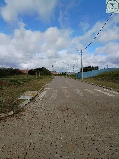 Foto 1 de Terreno / Lote à venda, 205m2 em Viamao - RS