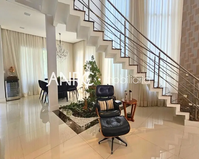 Casa de Condomínio com 4 quartos à venda, 420m2 em Jardim do Golf I, Jandira - SP - imagem 9 Foto 9 de Casa de Condomínio com 4 quartos à venda, 420m2 em Jardim do Golf I, Jandira - SP
