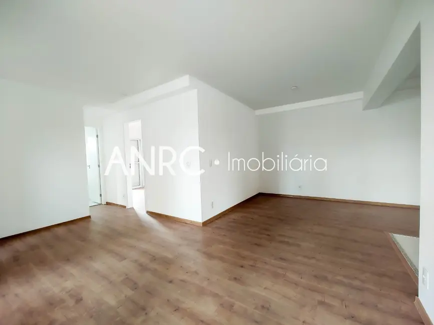 Apartamento com 2 quartos para alugar, 76m2 em Jardim Tupanci, Barueri - SP - imagem 2 Foto 2 de Apartamento com 2 quartos para alugar, 76m2 em Jardim Tupanci, Barueri - SP