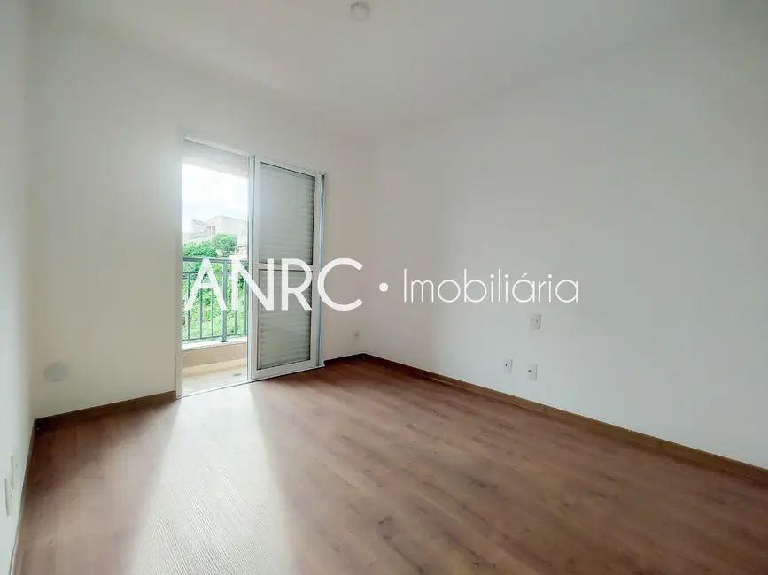 Apartamento com 2 quartos para alugar, 76m2 em Jardim Tupanci, Barueri - SP - imagem 8 Foto 8 de Apartamento com 2 quartos para alugar, 76m2 em Jardim Tupanci, Barueri - SP