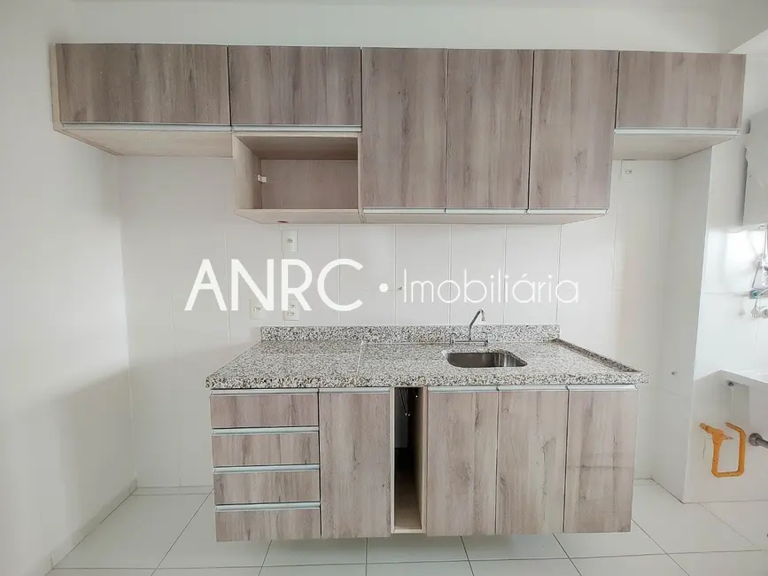 Apartamento com 2 quartos para alugar, 76m2 em Jardim Tupanci, Barueri - SP - imagem 3 Foto 3 de Apartamento com 2 quartos para alugar, 76m2 em Jardim Tupanci, Barueri - SP