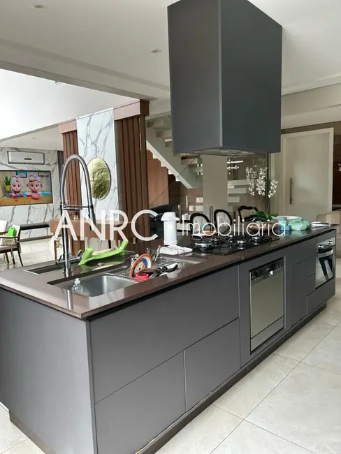 Casa com 4 quartos para alugar, 302m2 em Alphaville, Santana De Parnaiba - SP - imagem 3 Foto 3 de Casa com 4 quartos para alugar, 302m2 em Alphaville, Santana De Parnaiba - SP