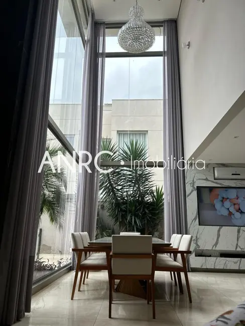 Casa com 4 quartos para alugar, 302m2 em Alphaville, Santana De Parnaiba - SP - imagem 6 Foto 6 de Casa com 4 quartos para alugar, 302m2 em Alphaville, Santana De Parnaiba - SP