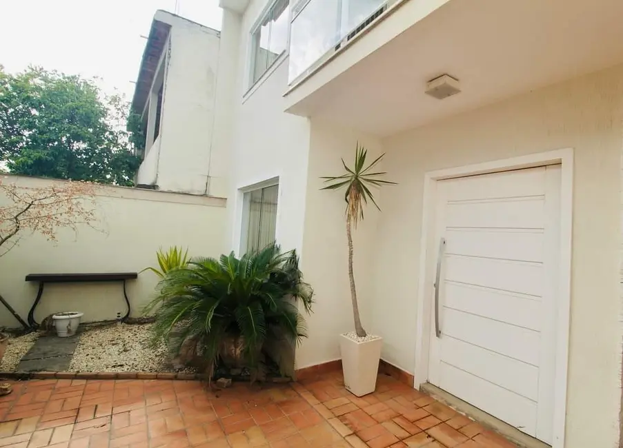 Foto 2 de Casa com 3 quartos à venda, 185m2 em Campo Grande, Rio De Janeiro - RJ