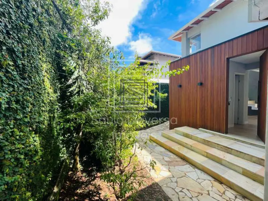 Casa com 4 quartos à venda, 296m2 em Pocos De Caldas - MG - imagem 4 Foto 4 de Casa com 4 quartos à venda, 296m2 em Pocos De Caldas - MG