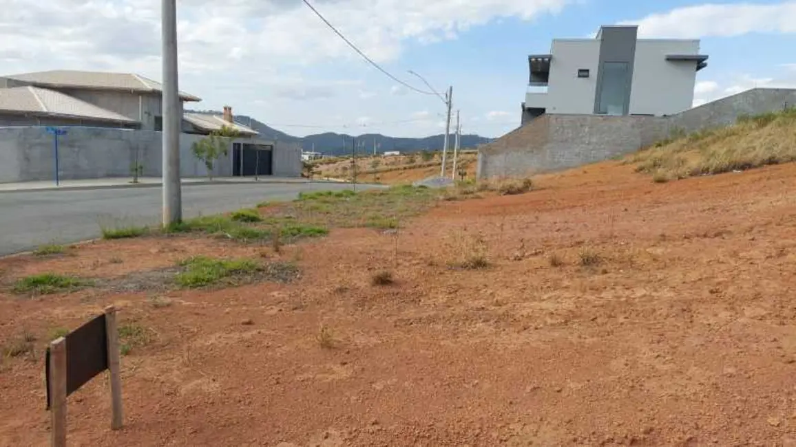 Foto 1 de Terreno / Lote à venda, 250m2 em Pocos De Caldas - MG