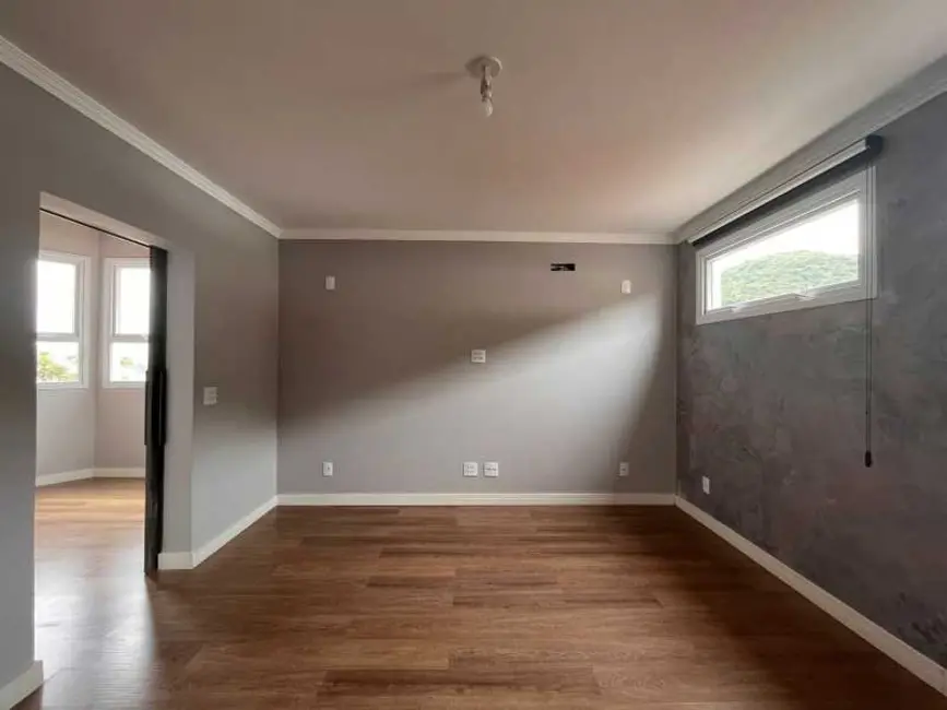 Foto 9 de Casa com 4 quartos à venda, 340m2 em Pocos De Caldas - MG