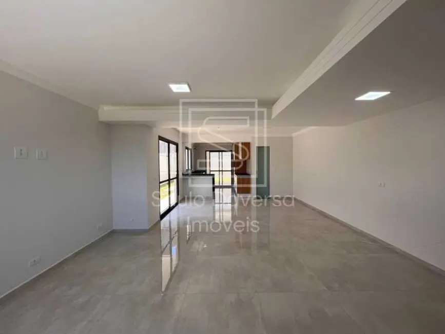 Casa com 3 quartos à venda, 160m2 em Pocos De Caldas - MG - imagem 3 Foto 3 de Casa com 3 quartos à venda, 160m2 em Pocos De Caldas - MG