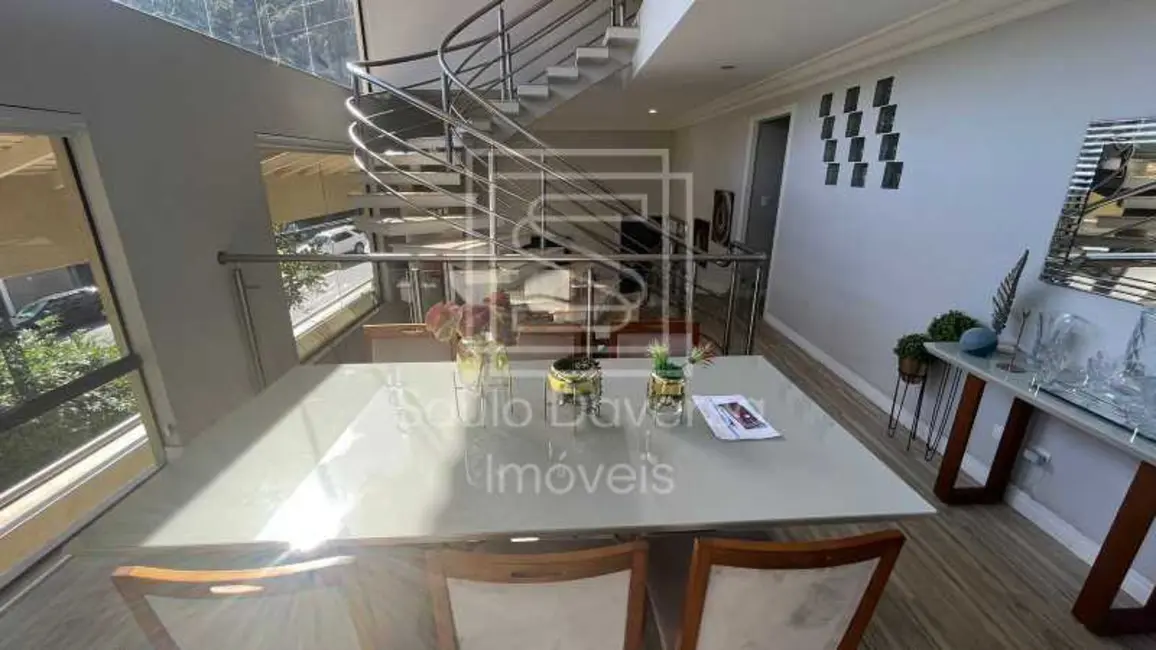 Foto 2 de Casa com 3 quartos à venda, 419m2 em Pocos De Caldas - MG