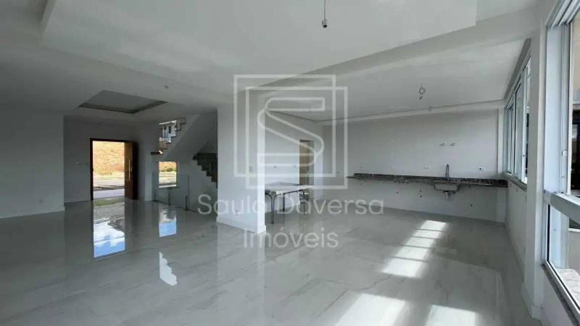 Casa de Condomínio com 4 quartos à venda, 350m2 em Pocos De Caldas - MG - imagem 6 Foto 6 de Casa de Condomínio com 4 quartos à venda, 350m2 em Pocos De Caldas - MG