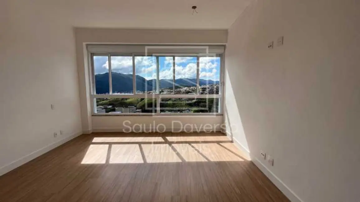 Casa de Condomínio com 4 quartos à venda, 350m2 em Pocos De Caldas - MG - imagem 8 Foto 8 de Casa de Condomínio com 4 quartos à venda, 350m2 em Pocos De Caldas - MG