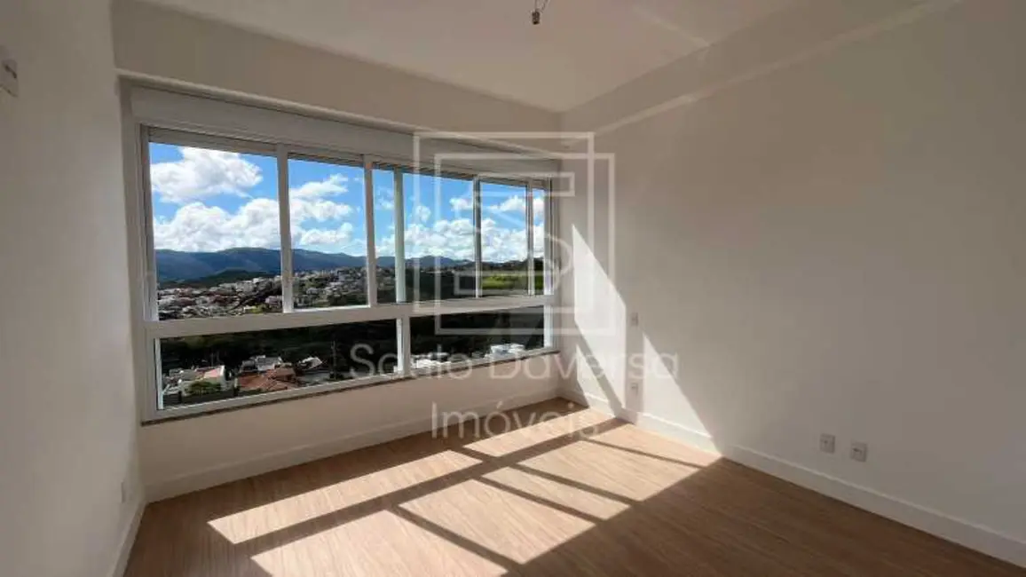 Casa de Condomínio com 4 quartos à venda, 350m2 em Pocos De Caldas - MG - imagem 9 Foto 9 de Casa de Condomínio com 4 quartos à venda, 350m2 em Pocos De Caldas - MG