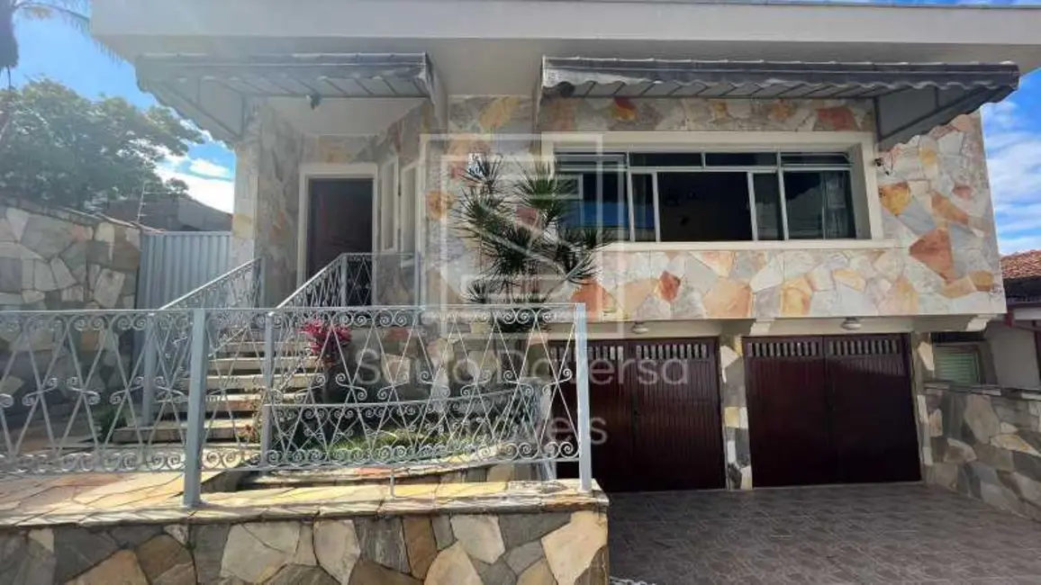 Foto 1 de Casa com 3 quartos à venda, 191m2 em Pocos De Caldas - MG
