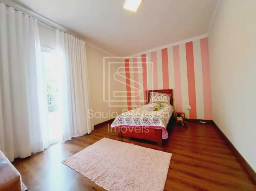 Casa com 3 quartos à venda, 317m2 em Pocos De Caldas - MG - imagem 4 Foto 4 de Casa com 3 quartos à venda, 317m2 em Pocos De Caldas - MG