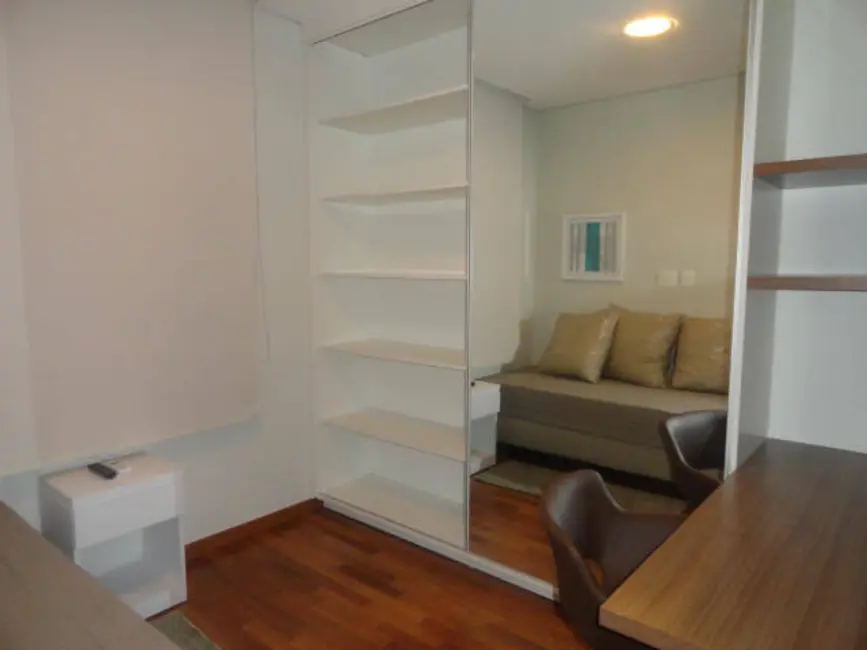 Loft / Flat com 2 quartos para alugar, 133m2 em Vila Olímpia, São Paulo - SP - imagem 4 Foto 4 de Loft / Flat com 2 quartos para alugar, 133m2 em Vila Olímpia, São Paulo - SP