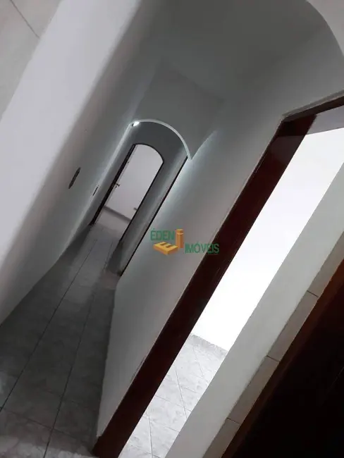 Casa com 3 quartos à venda, 237m2 em Jardim Santo Alberto, Santo Andre - SP - imagem 4 Foto 4 de Casa com 3 quartos à venda, 237m2 em Jardim Santo Alberto, Santo Andre - SP