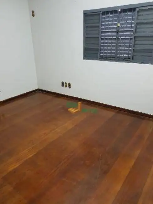 Sala Comercial à venda e para alugar, 240m2 em Vila Trujillo, Sorocaba - SP - imagem 4 Foto 4 de Sala Comercial à venda e para alugar, 240m2 em Vila Trujillo, Sorocaba - SP