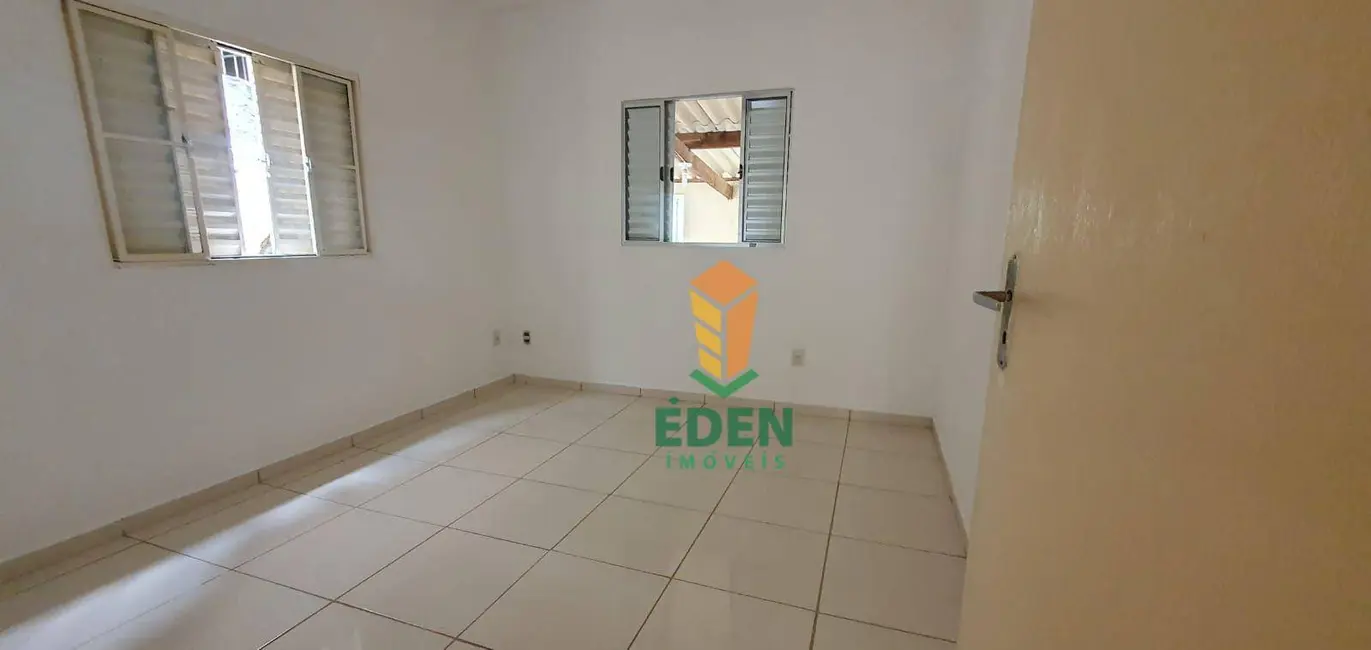 Foto 5 de Casa com 2 quartos para alugar, 125m2 em Jardim Jatobá, Sorocaba - SP