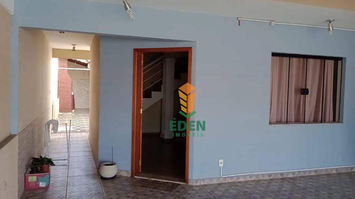 Casa com 4 quartos à venda, 130m2 em Parque das Paineiras, Sorocaba - SP - imagem 4 Foto 4 de Casa com 4 quartos à venda, 130m2 em Parque das Paineiras, Sorocaba - SP