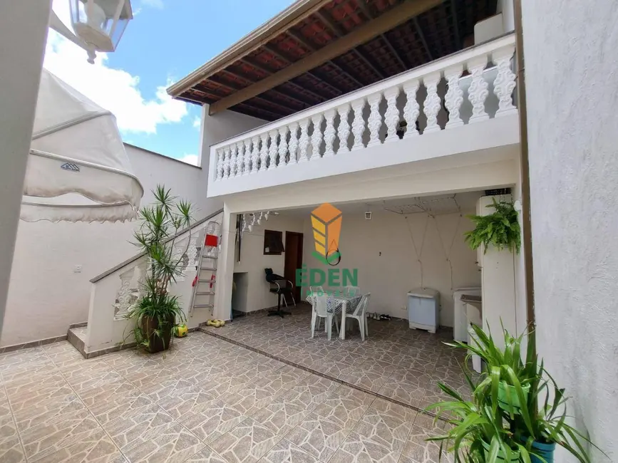 Foto 2 de Casa com 3 quartos à venda, 162m2 em Jardim Boa Esperança, Sorocaba - SP
