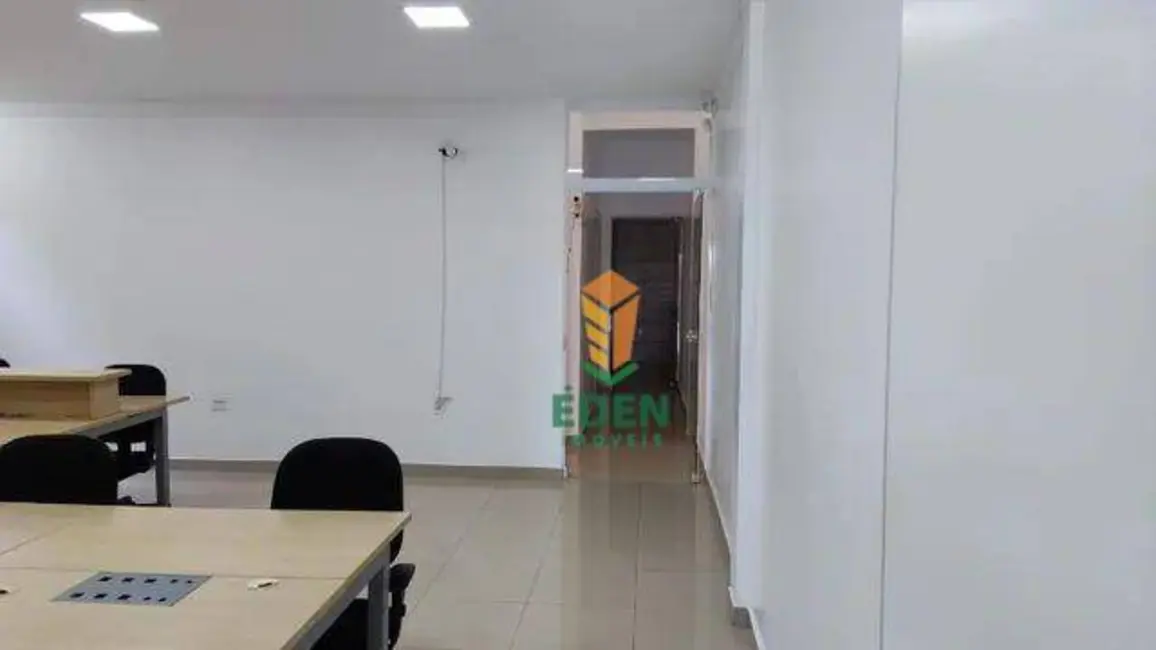 Casa com 3 quartos à venda, 340m2 em Wanel Ville, Sorocaba - SP - imagem 3 Foto 3 de Casa com 3 quartos à venda, 340m2 em Wanel Ville, Sorocaba - SP