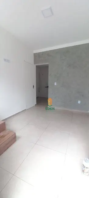 Casa com 2 quartos à venda, 52m2 em Jardim Rubi, Sorocaba - SP - imagem 2 Foto 2 de Casa com 2 quartos à venda, 52m2 em Jardim Rubi, Sorocaba - SP