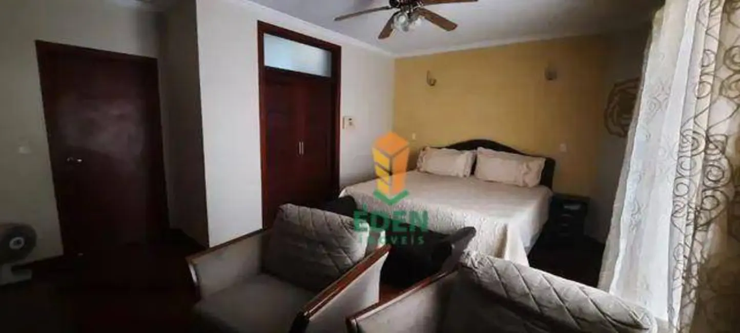 Foto 3 de Casa com 3 quartos à venda, 400m2 em Vila Carvalho, Sorocaba - SP