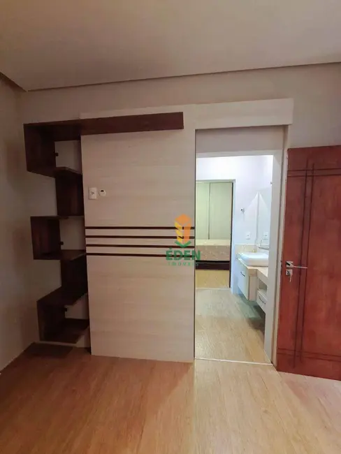 Casa de Condomínio com 3 quartos à venda, 306m2 em Jardim Ibiti do Paço, Sorocaba - SP - imagem 9 Foto 9 de Casa de Condomínio com 3 quartos à venda, 306m2 em Jardim Ibiti do Paço, Sorocaba - SP