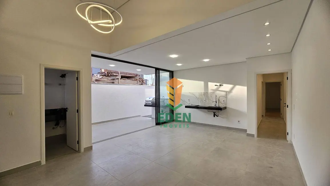 Casa com 3 quartos à venda, 200m2 em Wanel Ville, Sorocaba - SP - imagem 4 Foto 4 de Casa com 3 quartos à venda, 200m2 em Wanel Ville, Sorocaba - SP