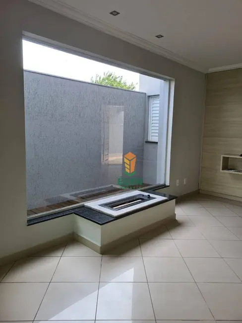 Casa de Condomínio com 3 quartos à venda, 250m2 em Aparecidinha, Sorocaba - SP - imagem 3 Foto 3 de Casa de Condomínio com 3 quartos à venda, 250m2 em Aparecidinha, Sorocaba - SP