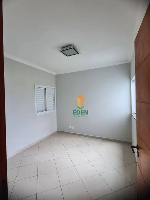Casa de Condomínio com 3 quartos à venda, 250m2 em Aparecidinha, Sorocaba - SP - imagem 4 Foto 4 de Casa de Condomínio com 3 quartos à venda, 250m2 em Aparecidinha, Sorocaba - SP