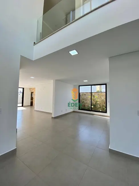 Casa de Condomínio com 3 quartos à venda, 250m2 em Jardim Ibiti do Paço, Sorocaba - SP - imagem 5 Foto 5 de Casa de Condomínio com 3 quartos à venda, 250m2 em Jardim Ibiti do Paço, Sorocaba - SP
