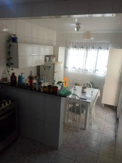 Casa com 2 quartos à venda, 180m2 em Aparecidinha, Sorocaba - SP - imagem 4 Foto 4 de Casa com 2 quartos à venda, 180m2 em Aparecidinha, Sorocaba - SP