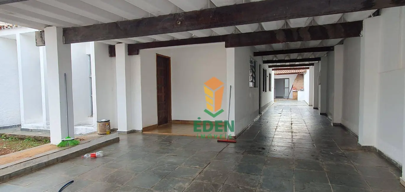 Casa com 4 quartos à venda, 300m2 em Éden, Sorocaba - SP - imagem 3 Foto 3 de Casa com 4 quartos à venda, 300m2 em Éden, Sorocaba - SP