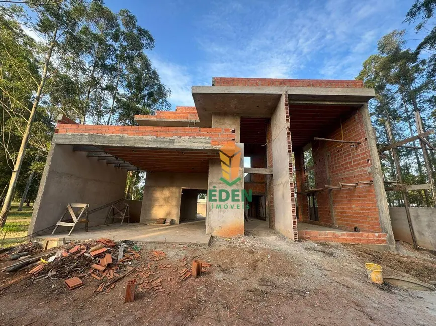 Casa de Condomínio com 3 quartos à venda, 450m2 em Porangaba - SP - imagem 4 Foto 4 de Casa de Condomínio com 3 quartos à venda, 450m2 em Porangaba - SP