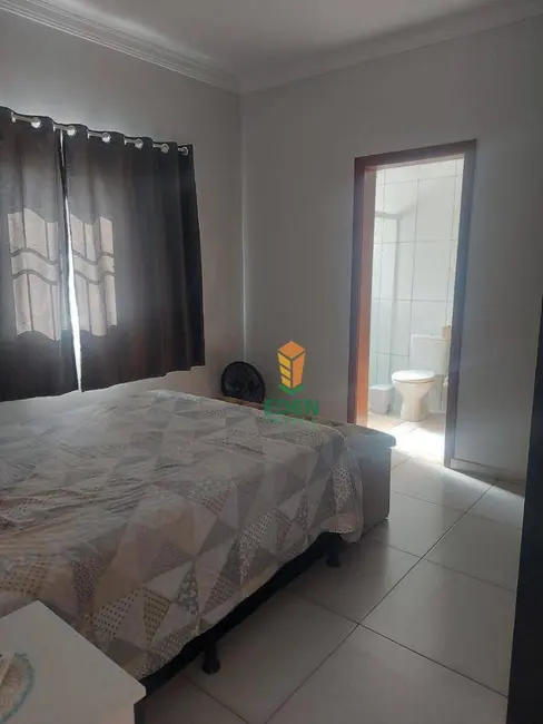 Chácara com 3 quartos à venda e para alugar, 1000m2 em Éden, Sorocaba - SP - imagem 8 Foto 8 de Chácara com 3 quartos à venda e para alugar, 1000m2 em Éden, Sorocaba - SP