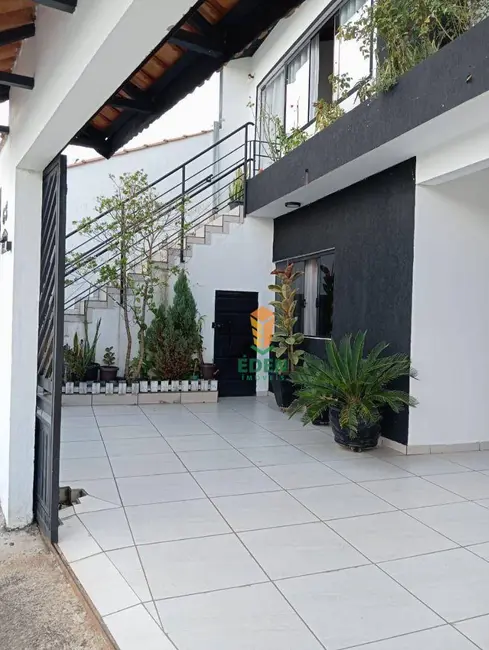 Casa com 3 quartos à venda em Jardim Hungares, Sorocaba - SP - imagem 3 Foto 3 de Casa com 3 quartos à venda em Jardim Hungares, Sorocaba - SP