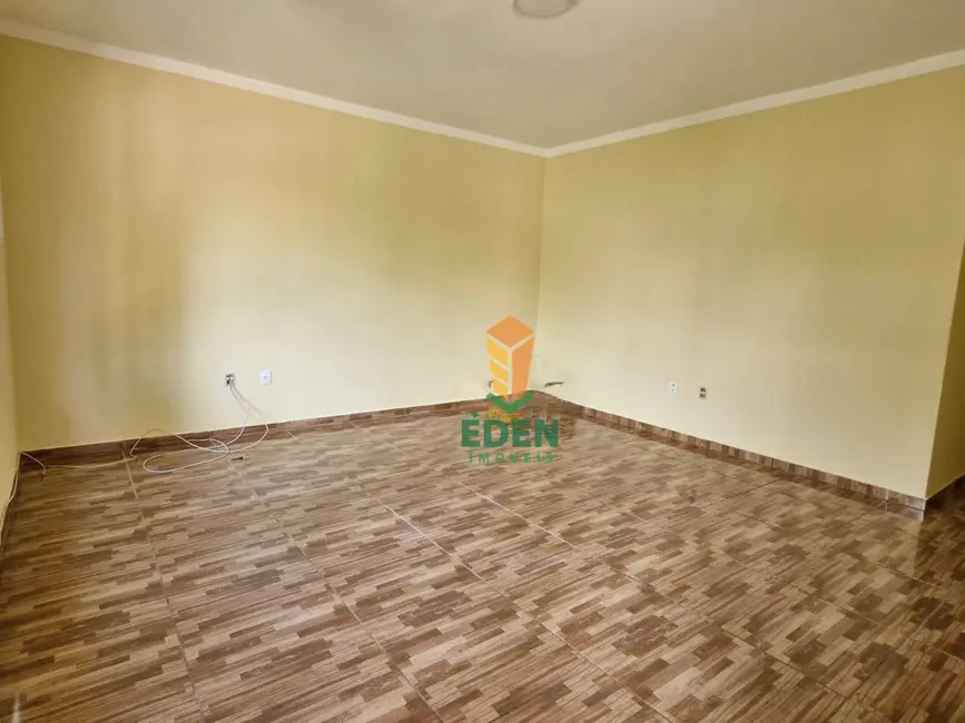 Foto 2 de Casa de Condomínio com 3 quartos para alugar, 250m2 em Jardim Portobello, Sorocaba - SP
