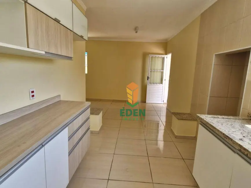 Foto 3 de Casa de Condomínio com 3 quartos para alugar, 250m2 em Jardim Portobello, Sorocaba - SP