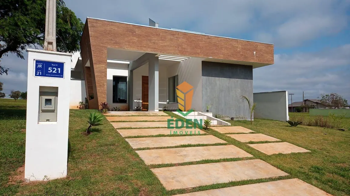 Foto 1 de Casa de Condomínio com 2 quartos à venda e para alugar, 428m2 em Itai - SP