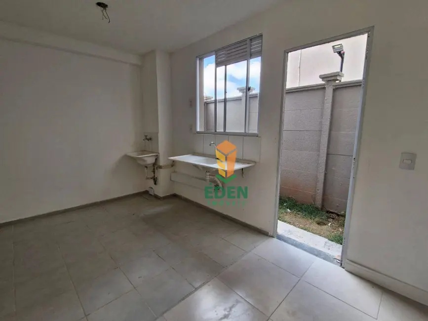 Foto 3 de Apartamento com 2 quartos para alugar, 40m2 em Iporanga, Sorocaba - SP