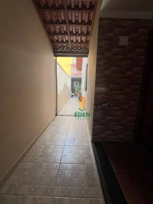 Casa com 3 quartos à venda, 200m2 em Éden, Sorocaba - SP - imagem 4 Foto 4 de Casa com 3 quartos à venda, 200m2 em Éden, Sorocaba - SP