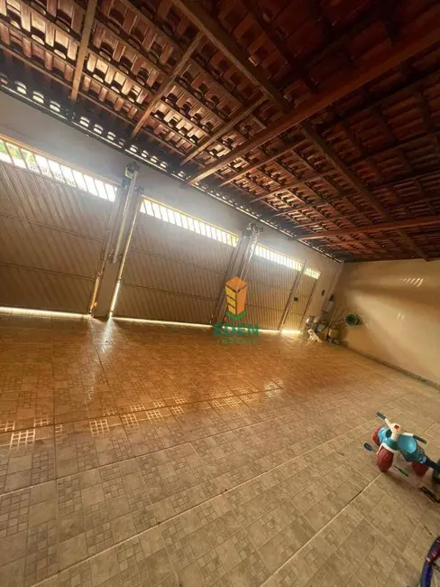 Casa com 3 quartos à venda, 200m2 em Éden, Sorocaba - SP - imagem 3 Foto 3 de Casa com 3 quartos à venda, 200m2 em Éden, Sorocaba - SP