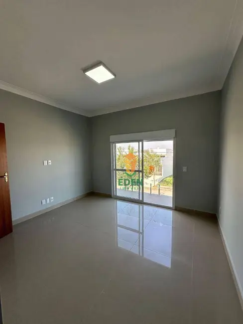 Casa de Condomínio com 3 quartos à venda, 150m2 em Cajuru do Sul, Sorocaba - SP - imagem 4 Foto 4 de Casa de Condomínio com 3 quartos à venda, 150m2 em Cajuru do Sul, Sorocaba - SP