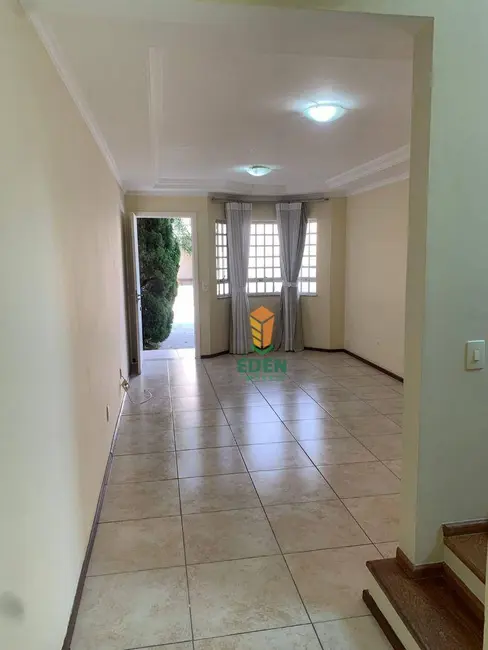 Foto 5 de Casa de Condomínio com 3 quartos à venda, 150m2 em Jardim Guadalajara, Sorocaba - SP