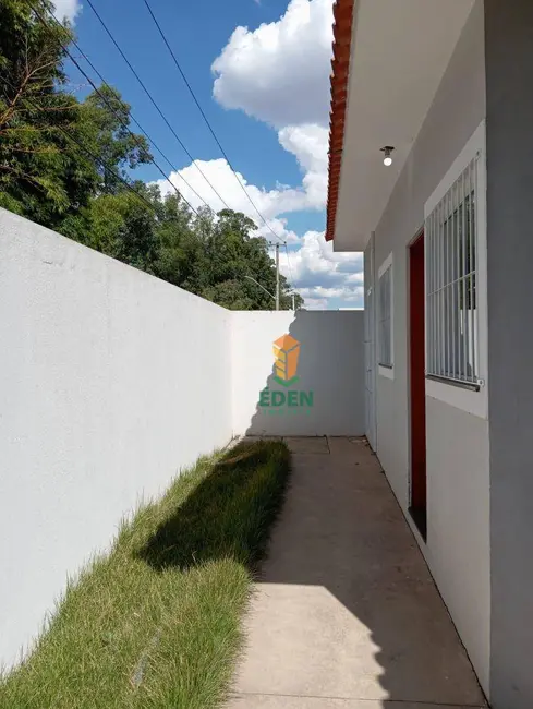 Foto 3 de Casa com 2 quartos para alugar em Jardim das Azaléias, Sorocaba - SP