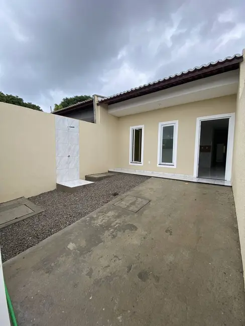 Foto 1 de Casa com 3 quartos à venda, 90m2 em Itaitinga - CE