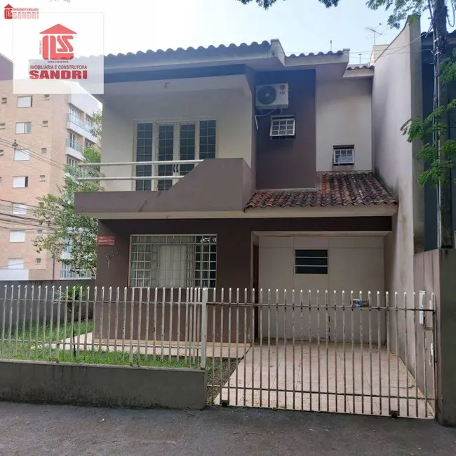 Foto 1 de Sobrado com 3 quartos à venda, 300m2 em Zona 07, Maringa - PR