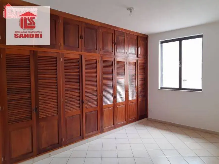 Sobrado com 3 quartos à venda e para alugar, 264m2 em Zona 02, Maringa - PR - imagem 9 Foto 9 de Sobrado com 3 quartos à venda e para alugar, 264m2 em Zona 02, Maringa - PR